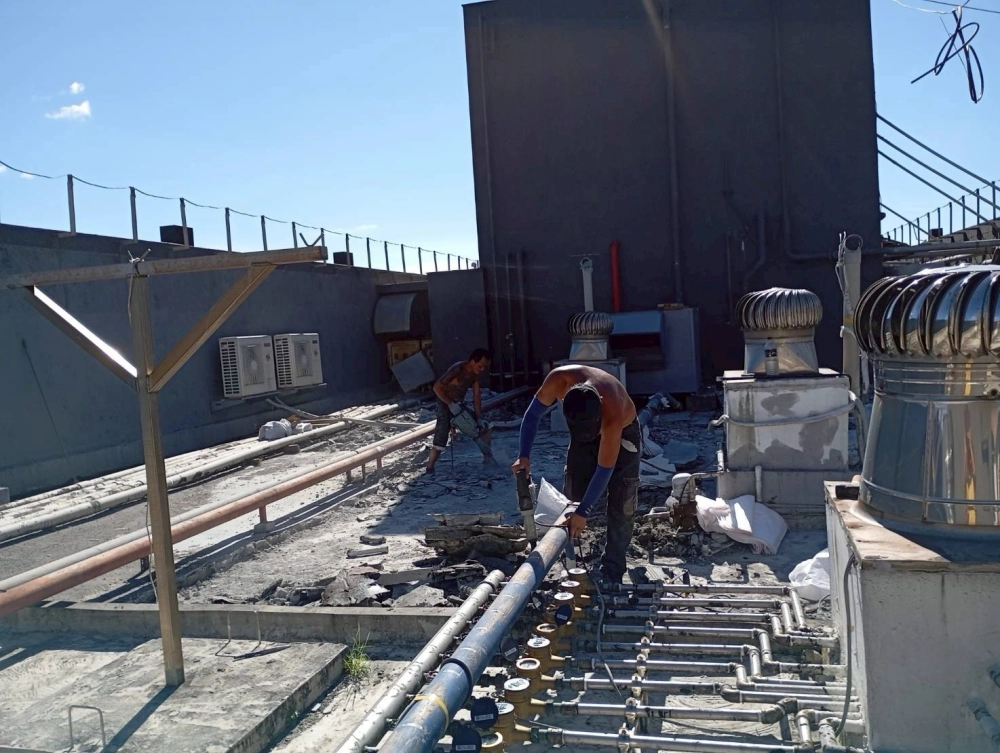 屋主舊失效防水層