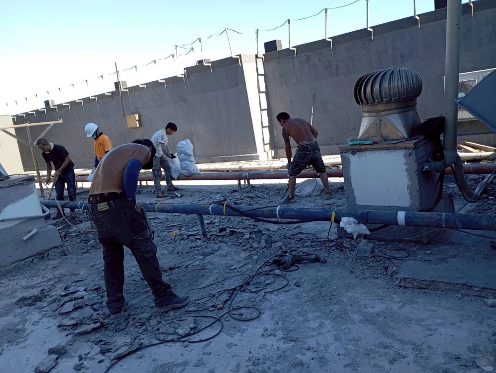 屋主舊失效防水層