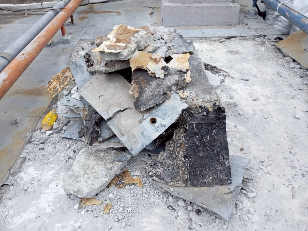 屋主舊失效防水層