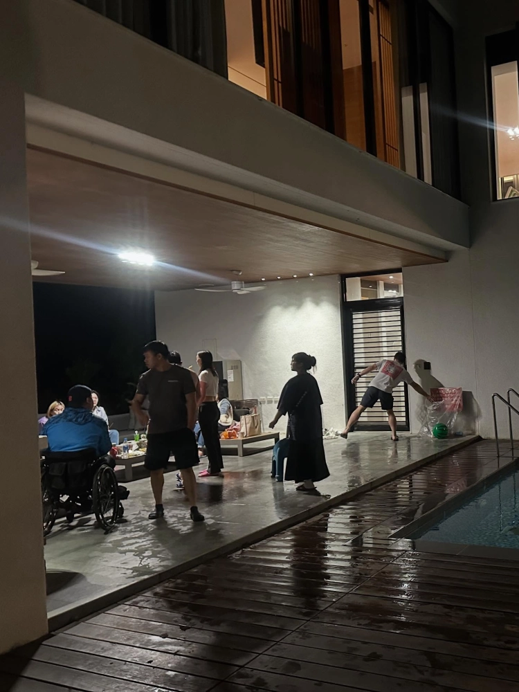 采鈴姑娘回國｜脫單成功