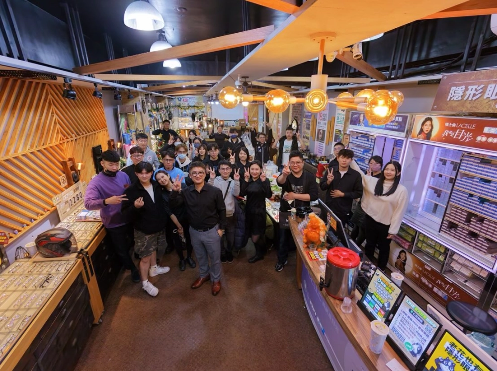 仁愛眼鏡新竹區｜聖誕夥伴餐敘