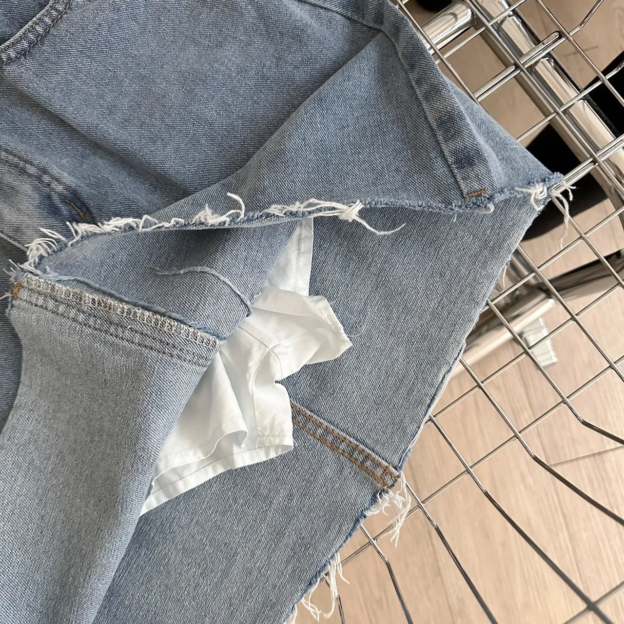 腰鬚鬚車線短裙