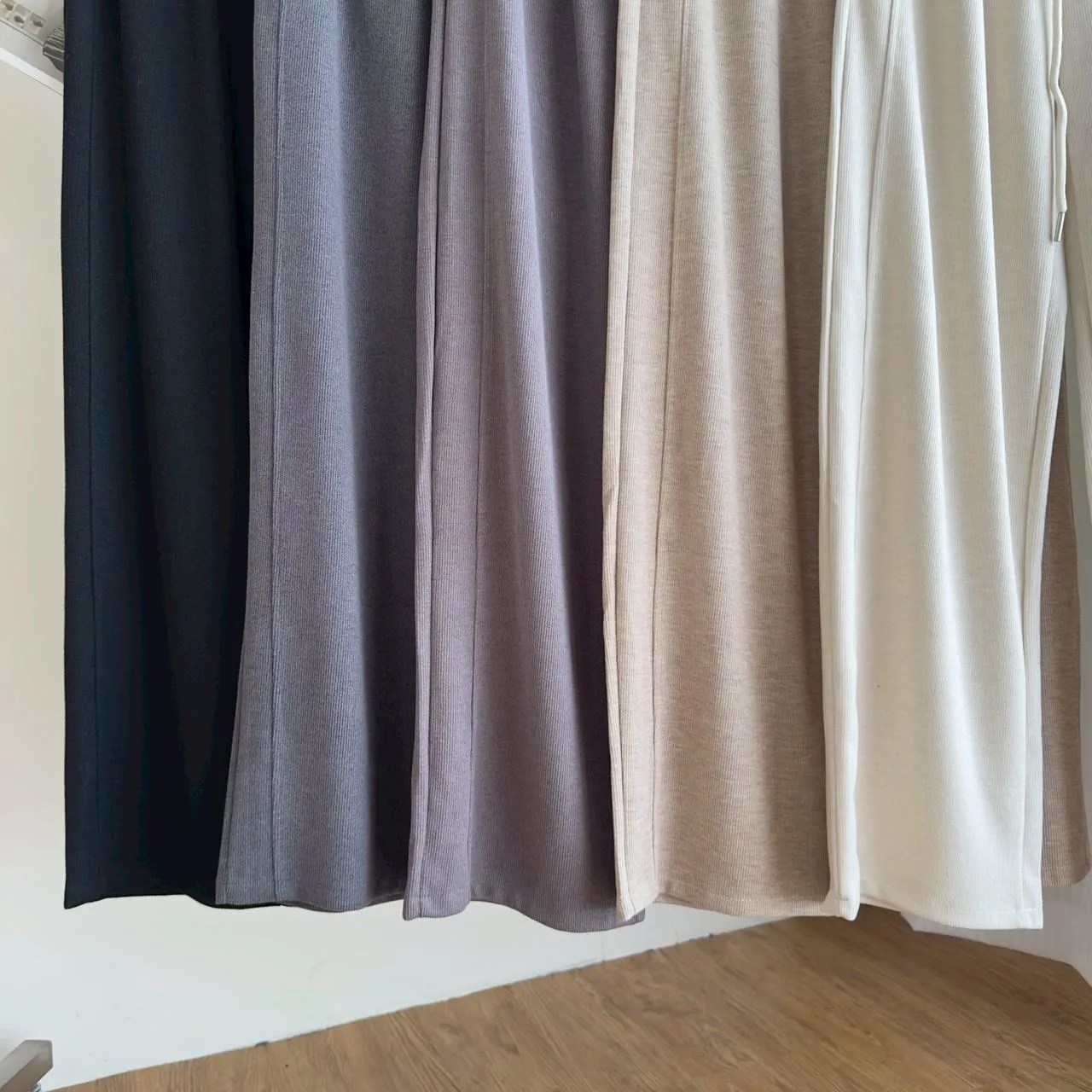 磨毛絨面拼接直腿寬褲（後口袋）