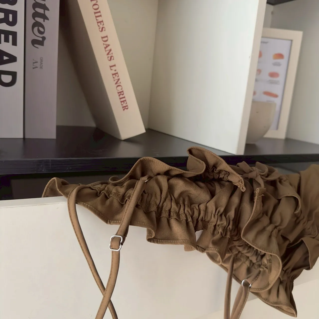 綁帶荷葉細肩背心