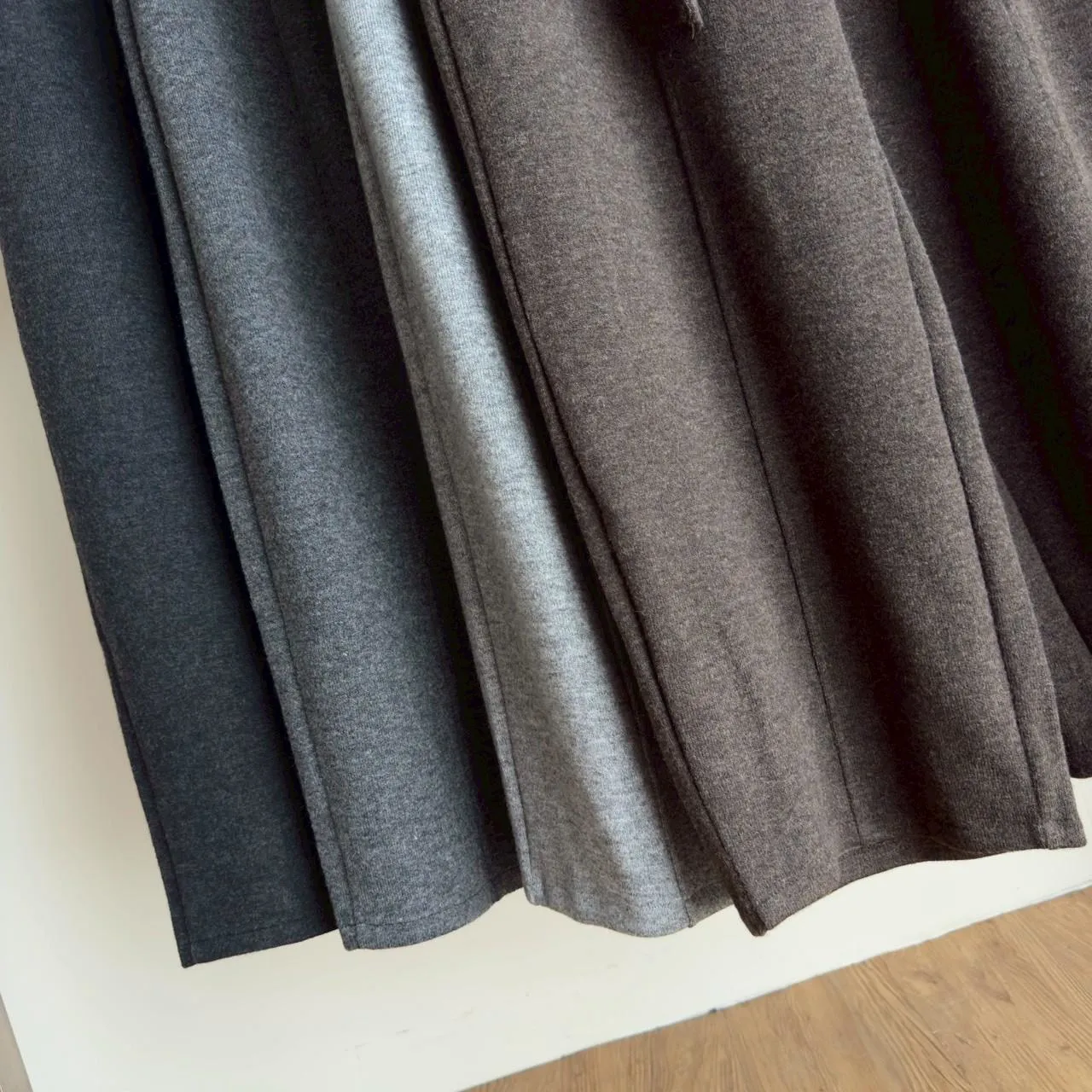 羊絨腰帶彎刀褲