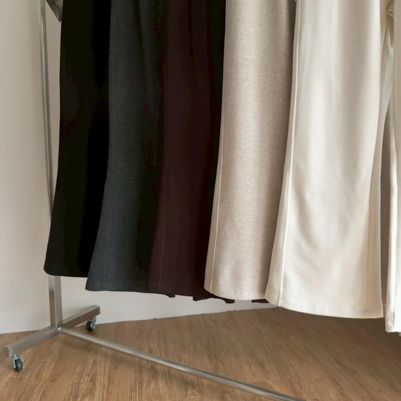 羊絨拼接微喇長褲