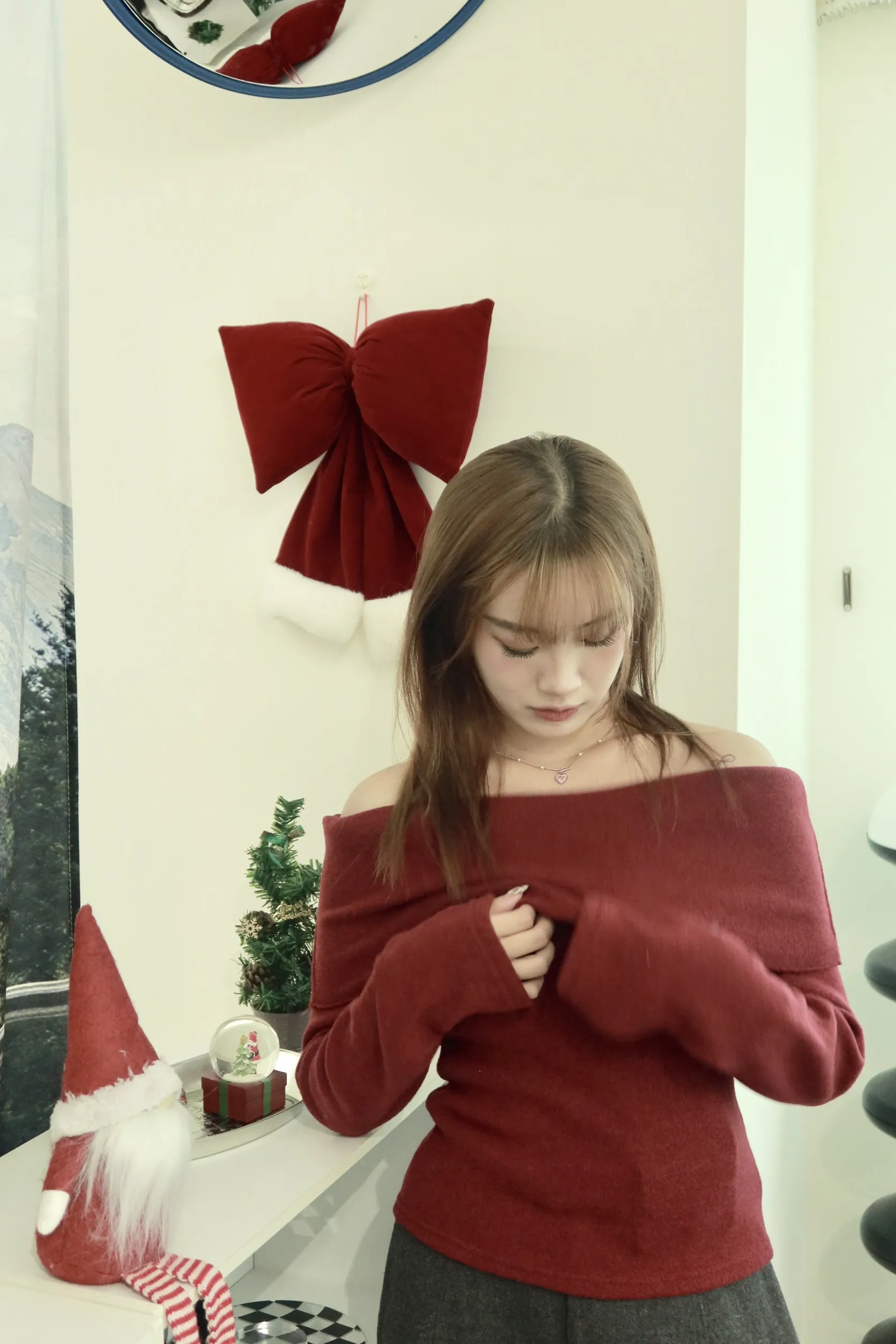 正韓修身露肩厚磅一字領