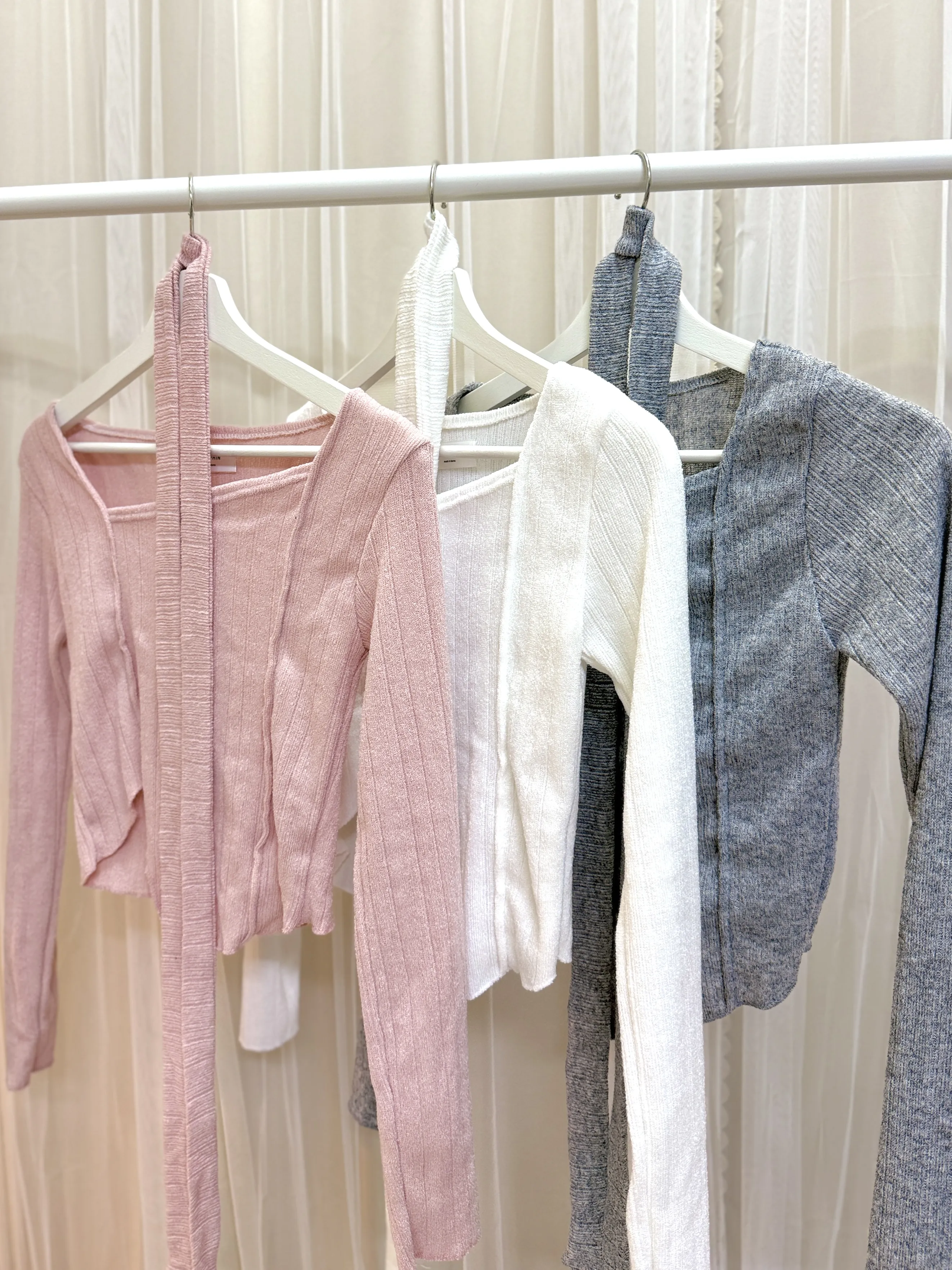 正韓-氣質溫柔掛脖不規則下擺上衣