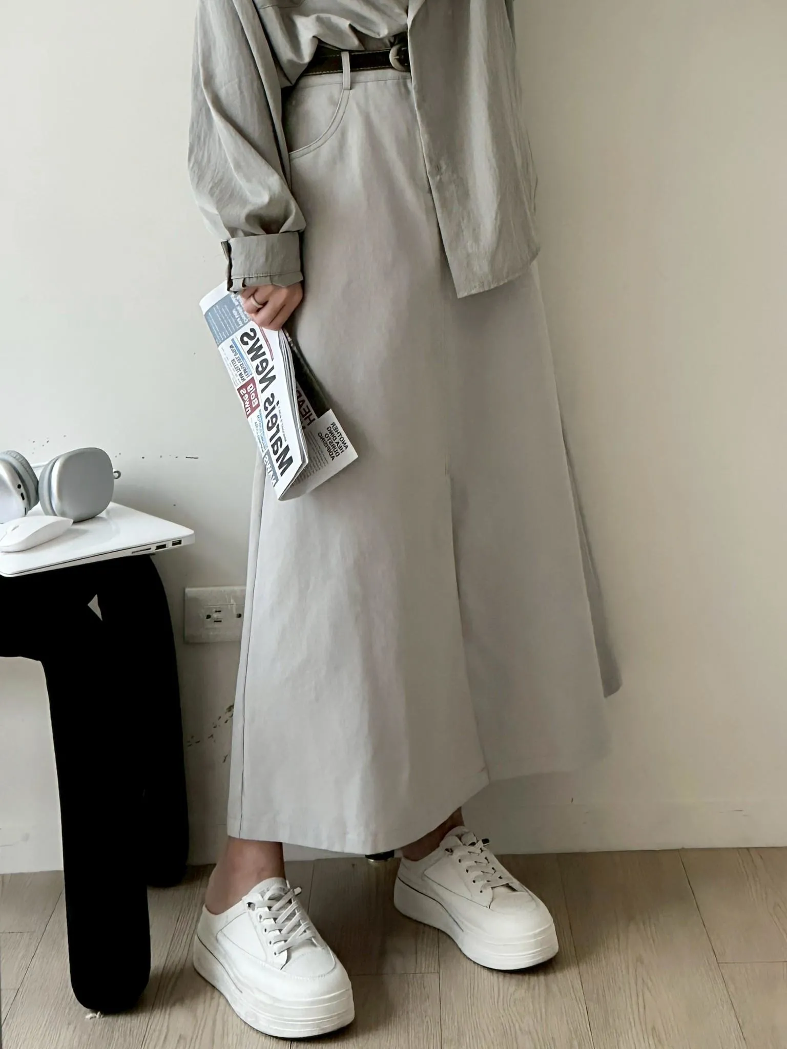 附皮帶前開衩斜紋半身裙