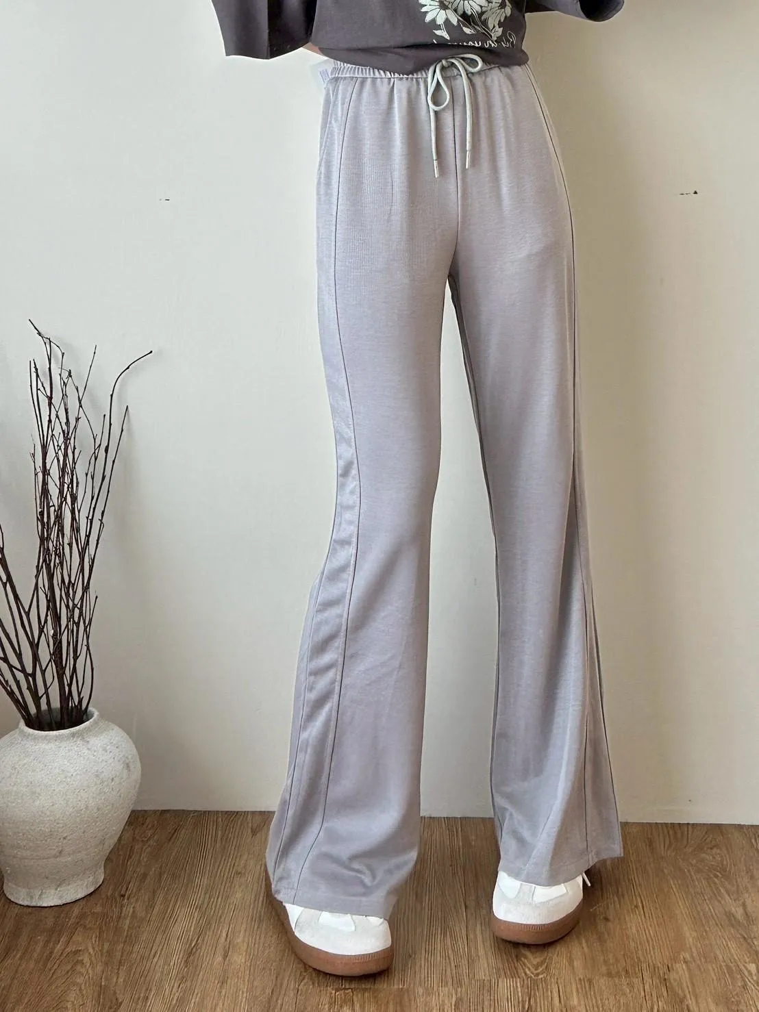 綁繩同銨絲微喇長褲