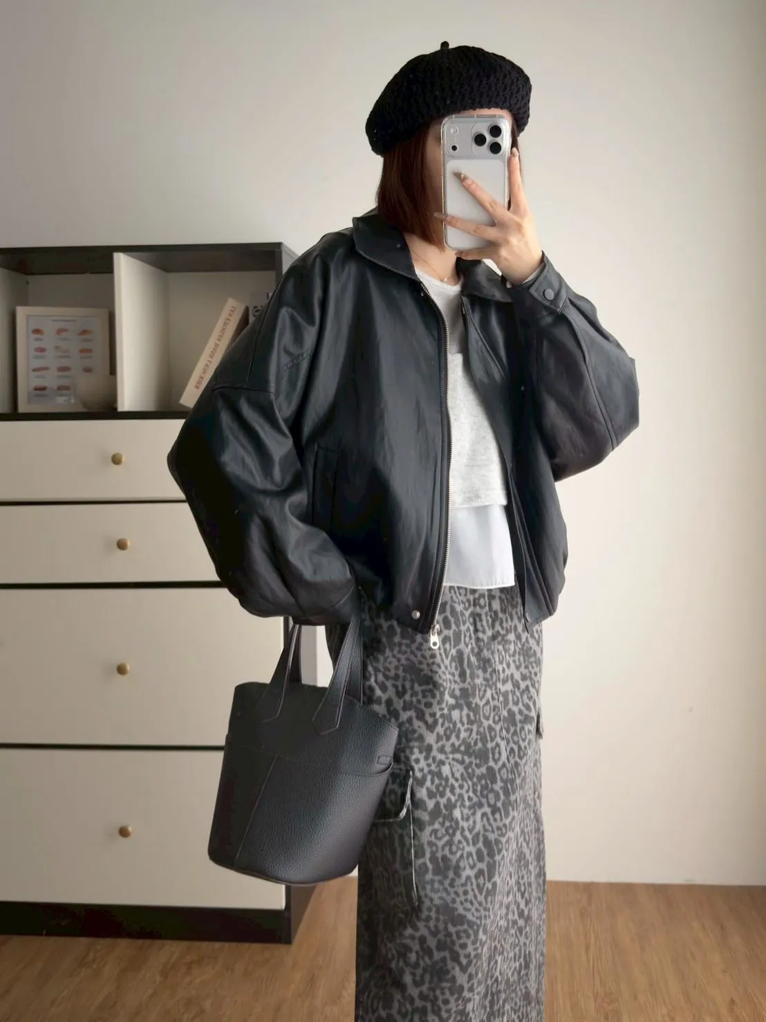 翻領拉鍊皮外套