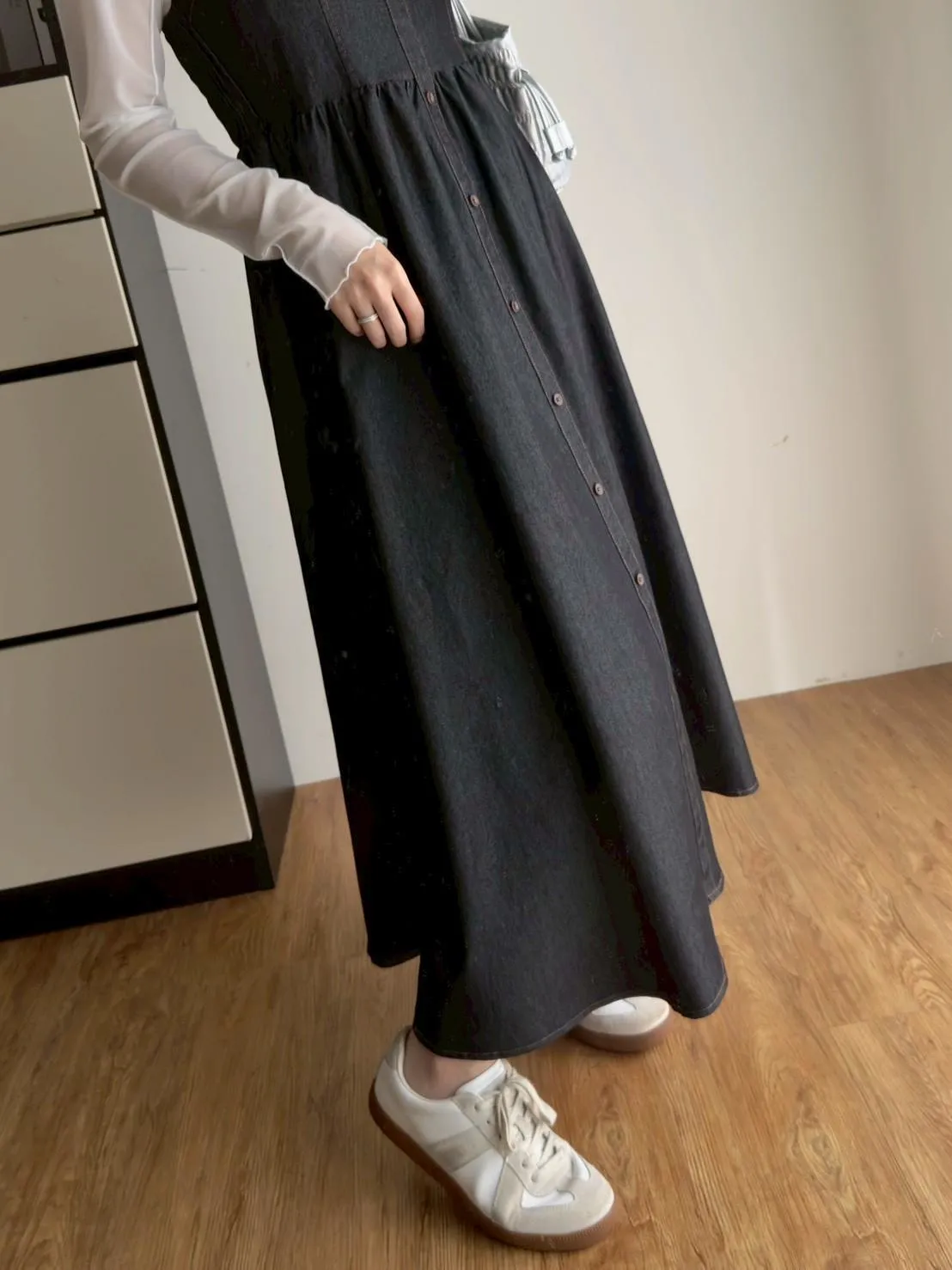 細肩排釦丹寧長洋