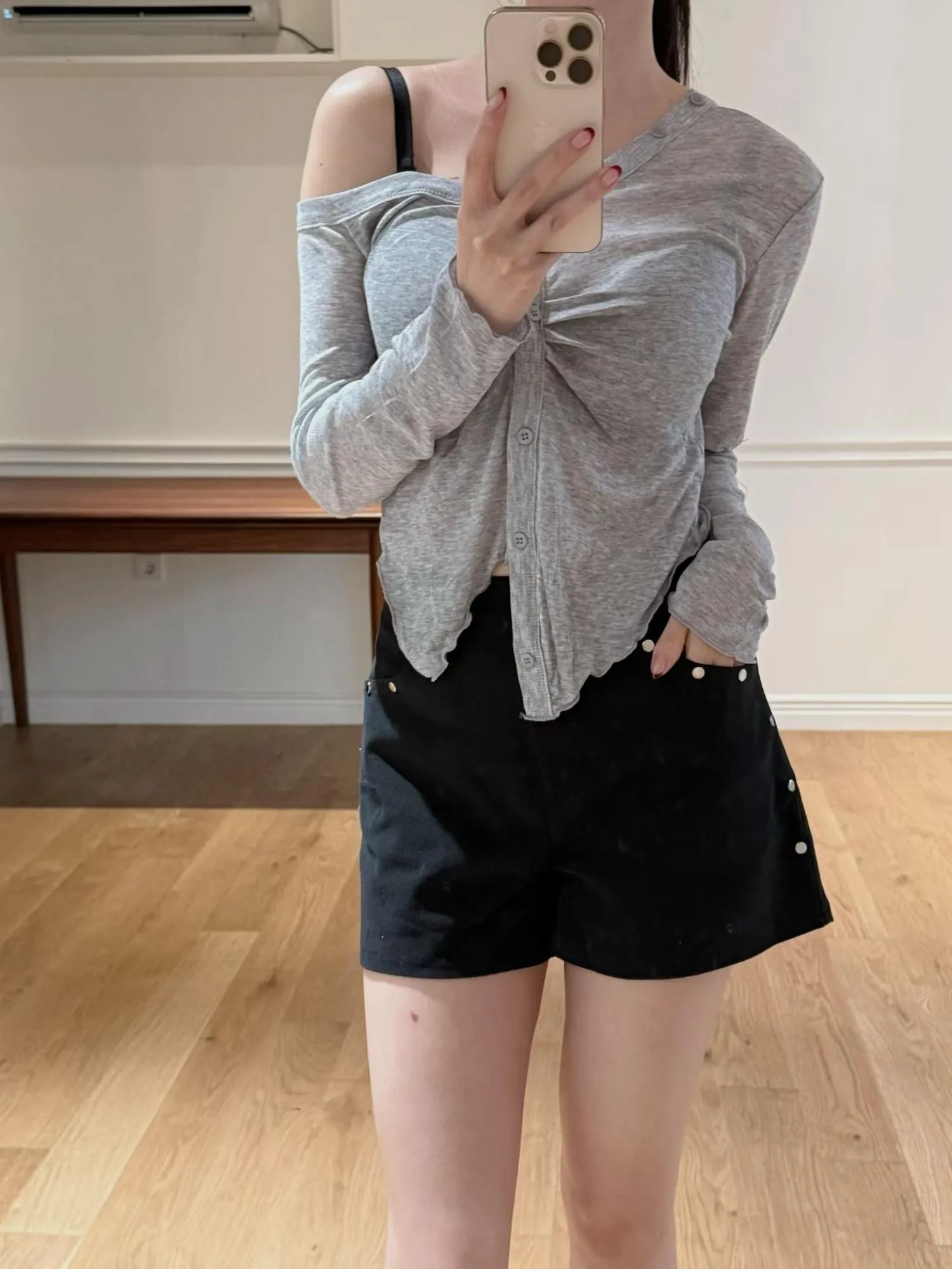 正韓羊毛材質不對稱披肩開衫