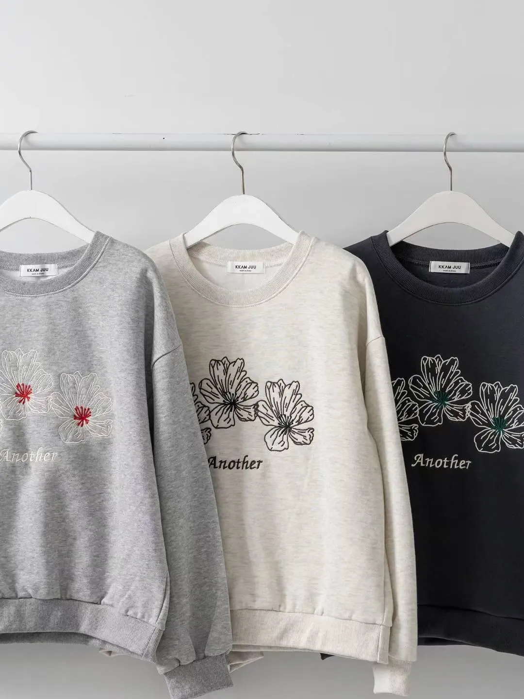 正韓刺繡刷毛大學T