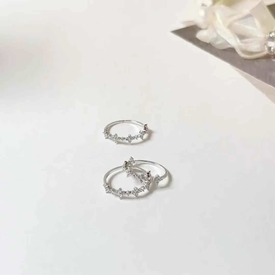 細緻小花閃鑽戒指（合金）