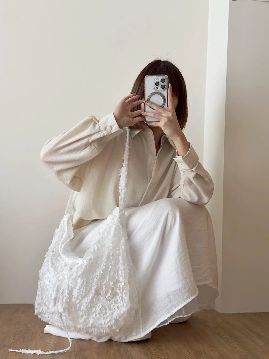 後刺繡英文麻棉襯衫