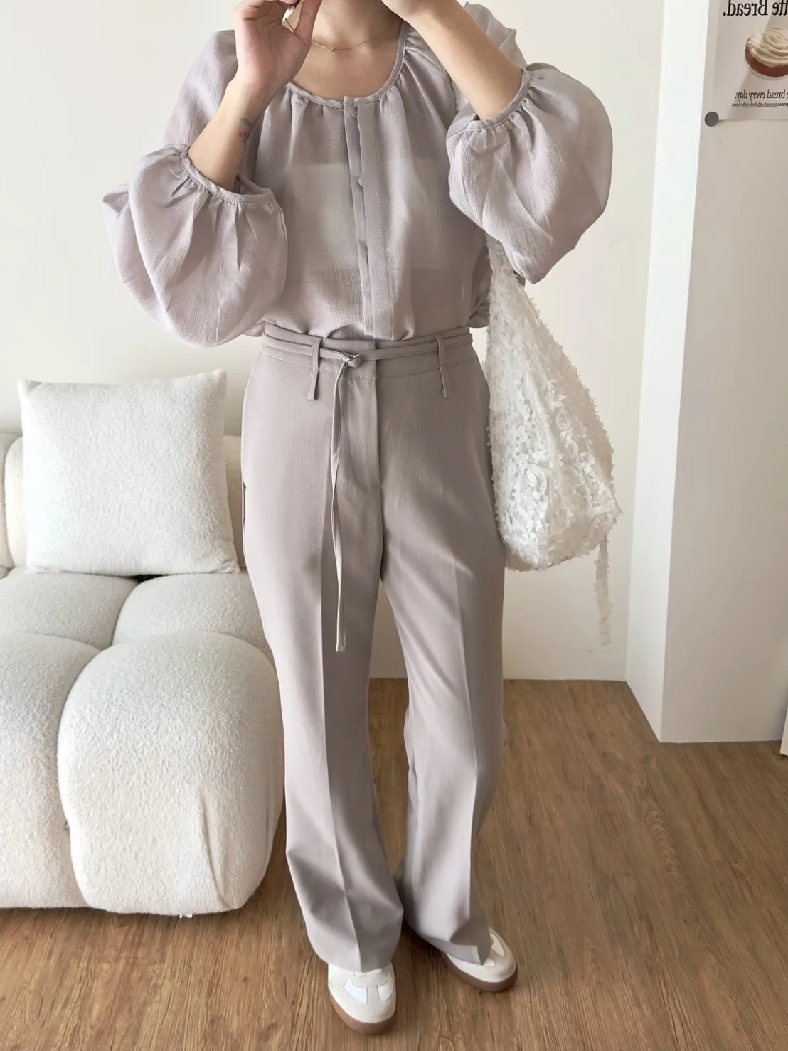 法式壓褶透膚排釦圓領襯衫