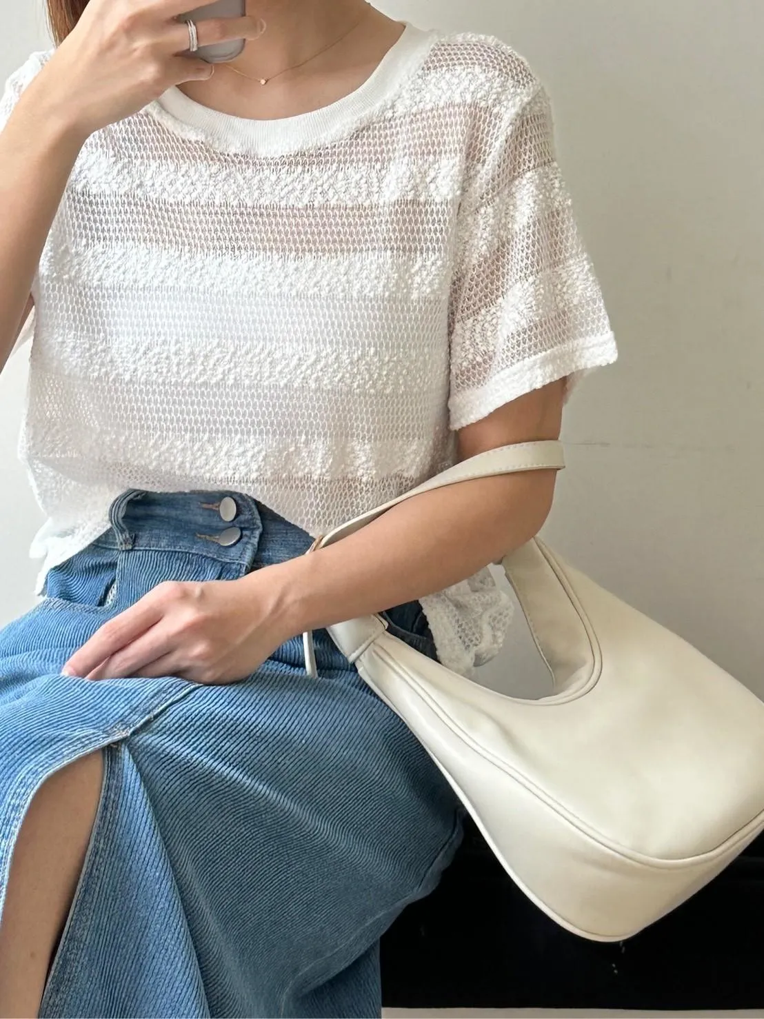 蕾絲簍空橫條上衣