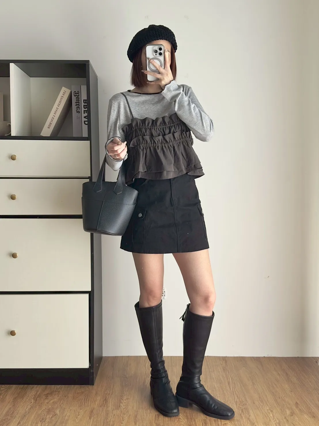 綁帶荷葉細肩背心