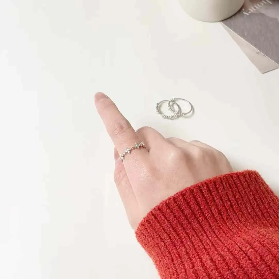 細緻小花閃鑽戒指（合金）