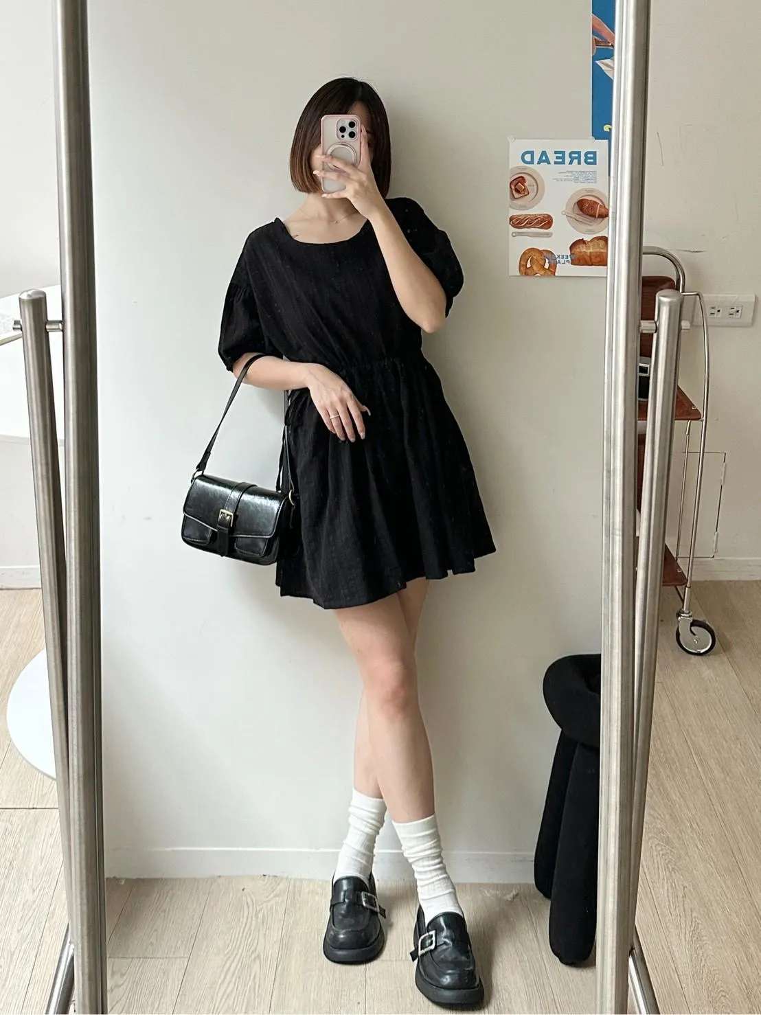 泡袖縮腰短洋裝