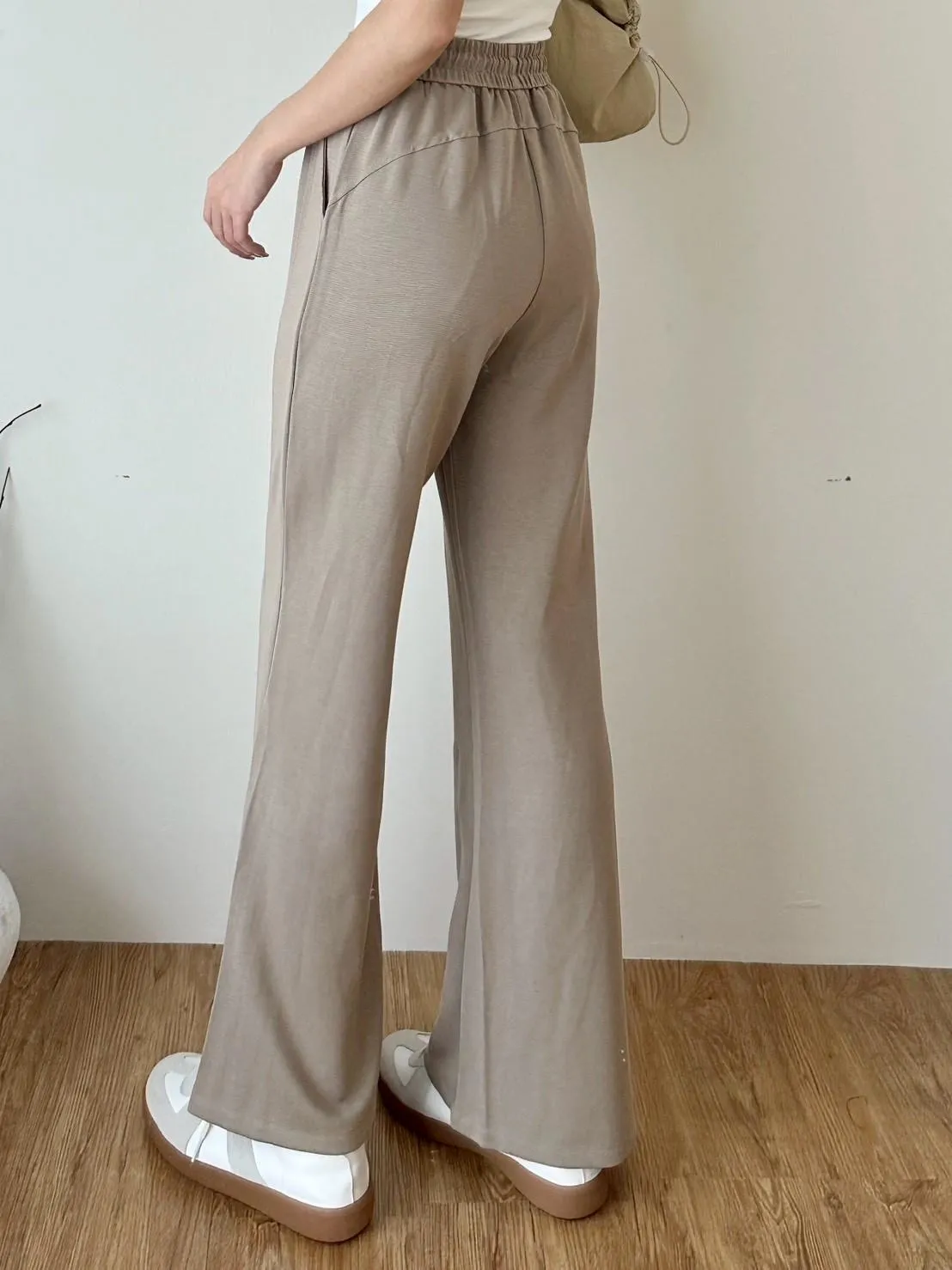 綁繩同銨絲微喇長褲