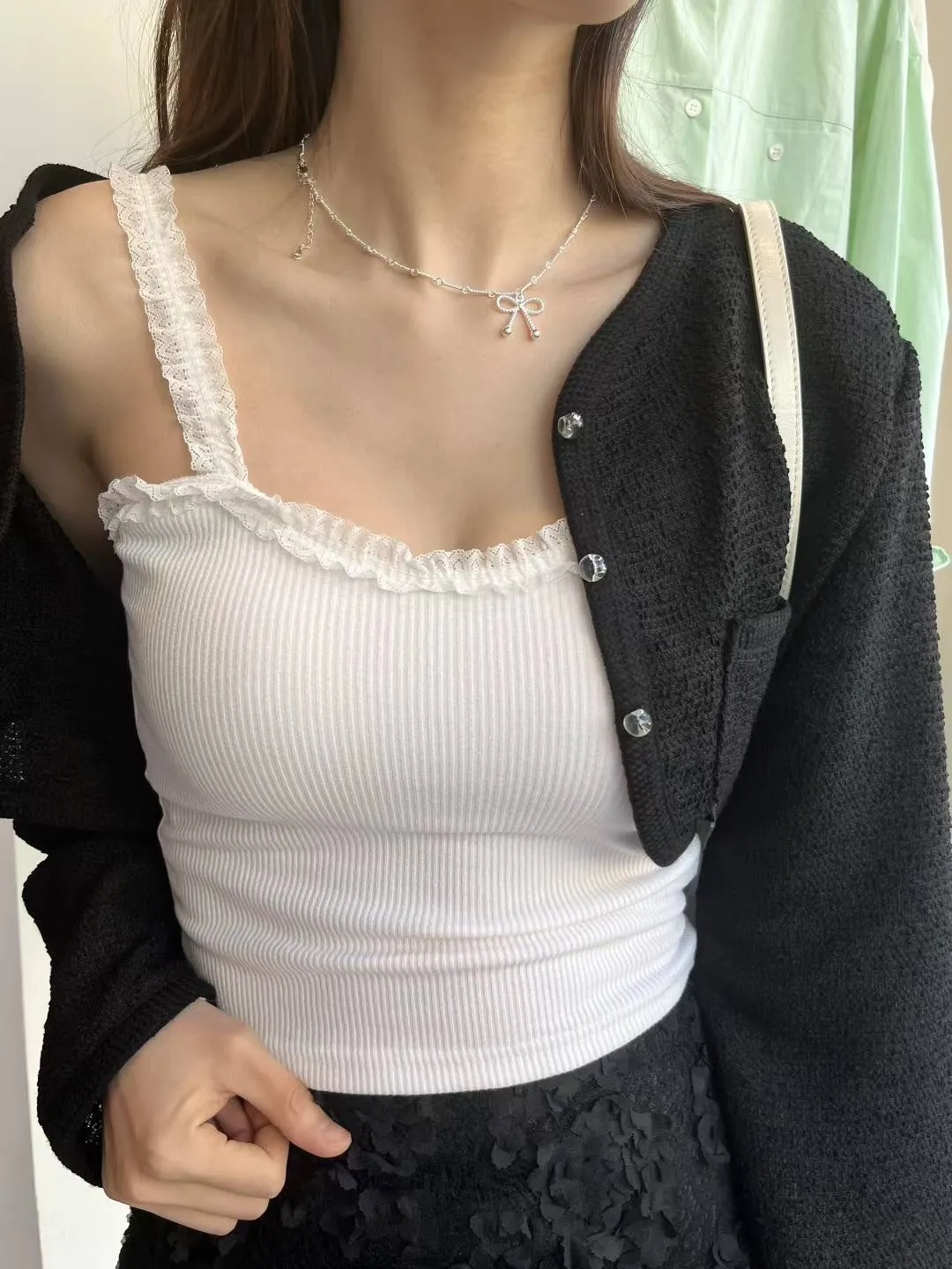 正韓 蕾絲背心戴罩杯上衣