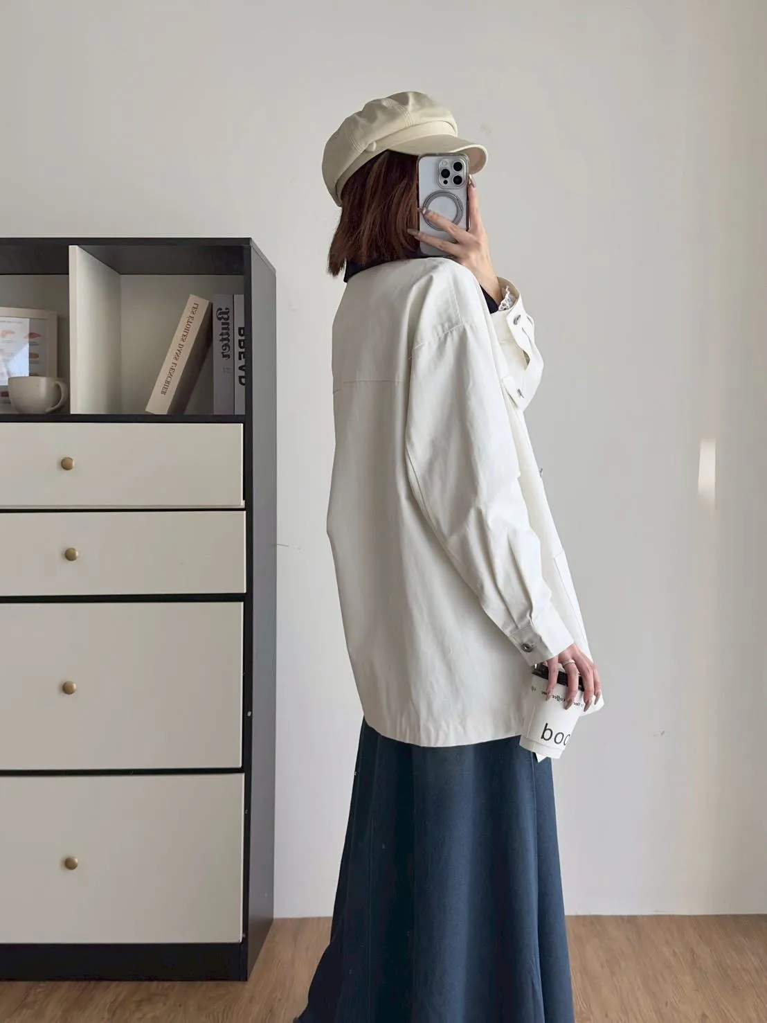 四口袋撞色領中長外套