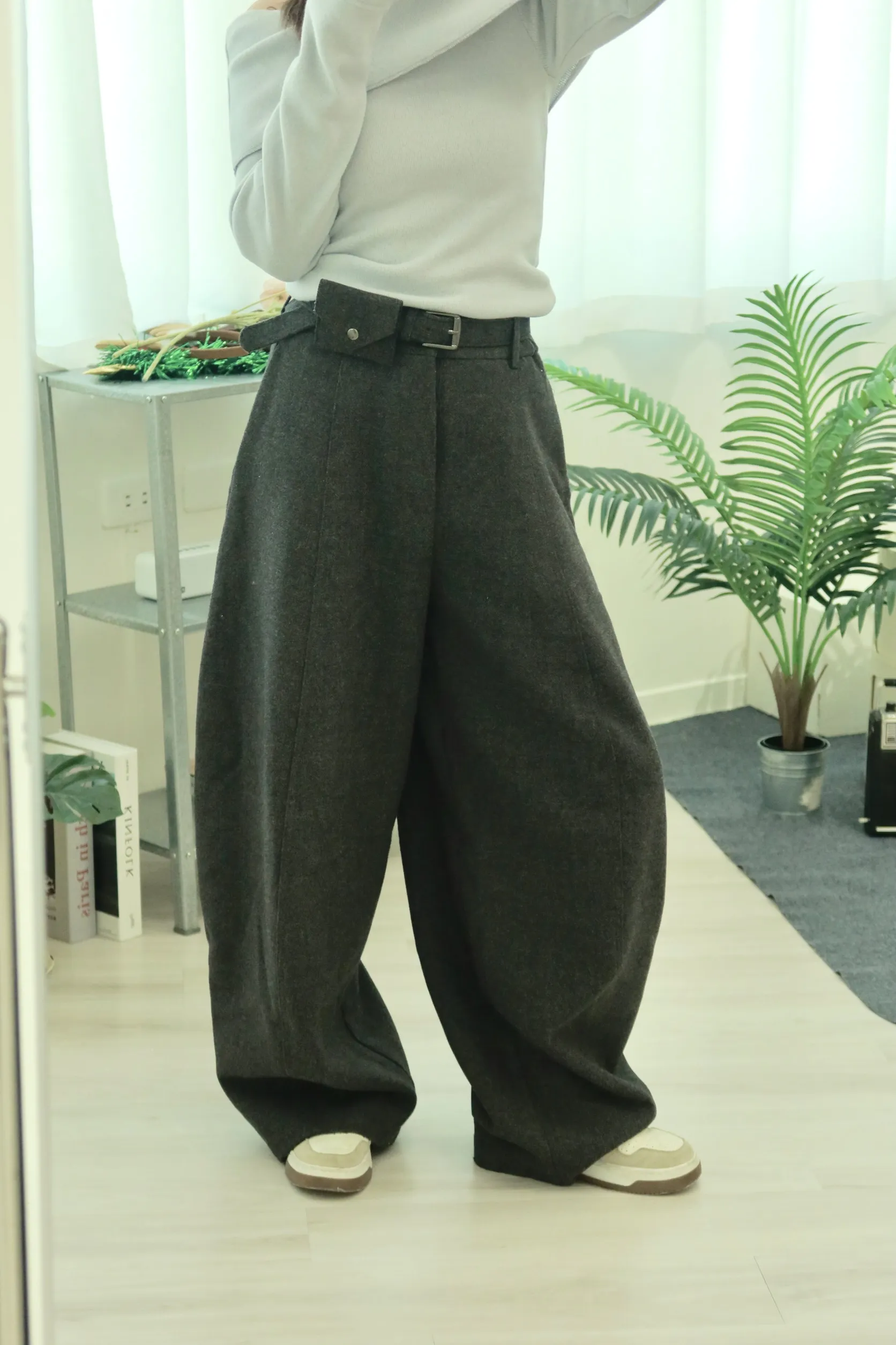 毛呢彎刀闊腿西裝褲（附腰帶）