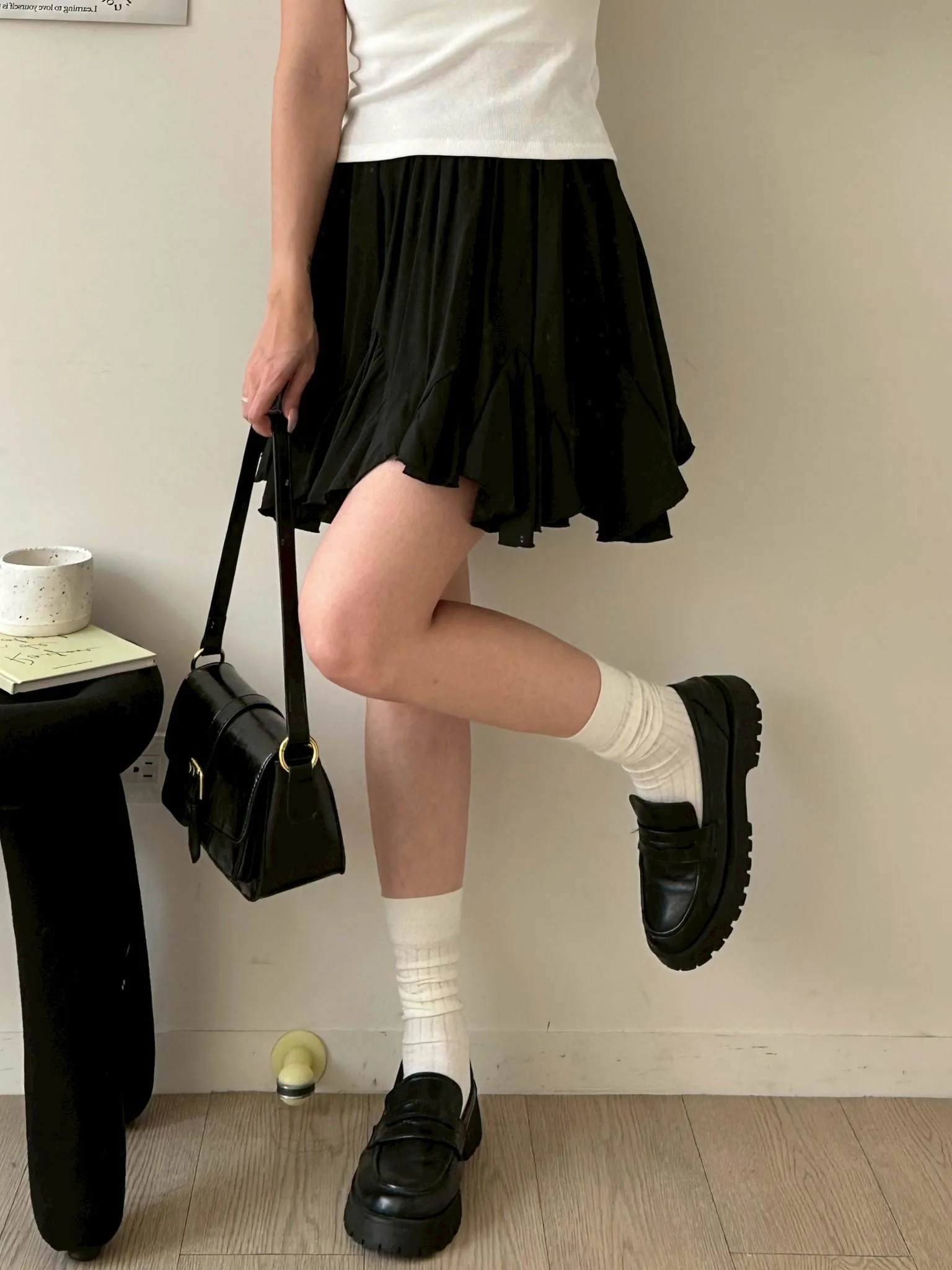 韓風早春款荷葉散擺短褲裙