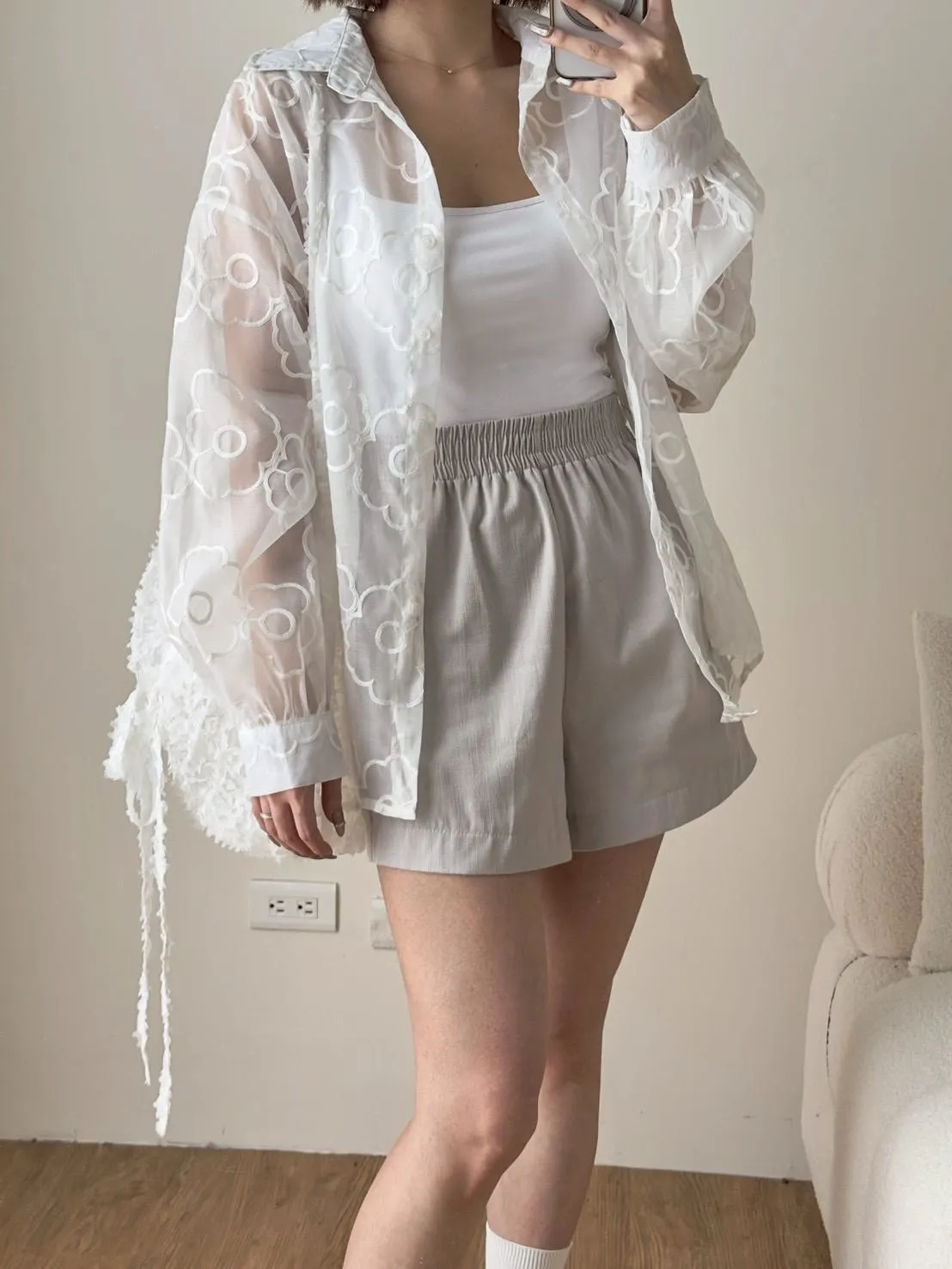 花朵雪紡後造型襯衫