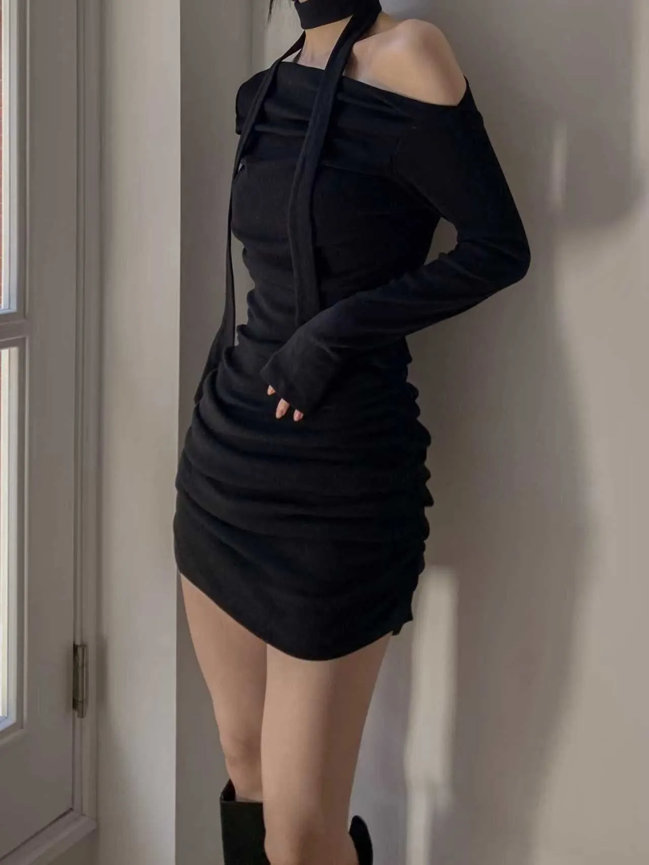 正韓垂身抓皺修身包臀洋