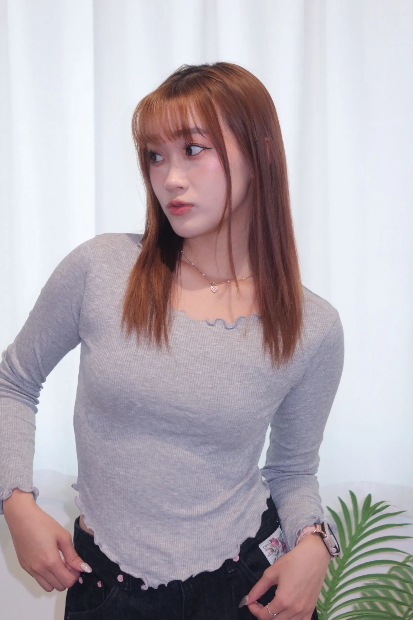 正韓羅紋木耳邊下擺修飾短款上衣