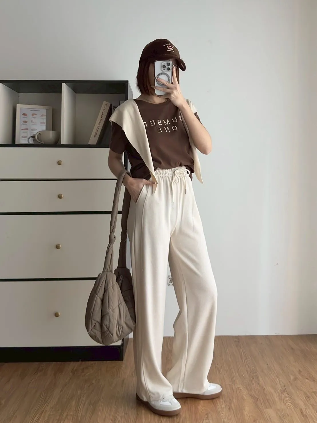 磨毛絨面拼接直腿寬褲（後口袋）