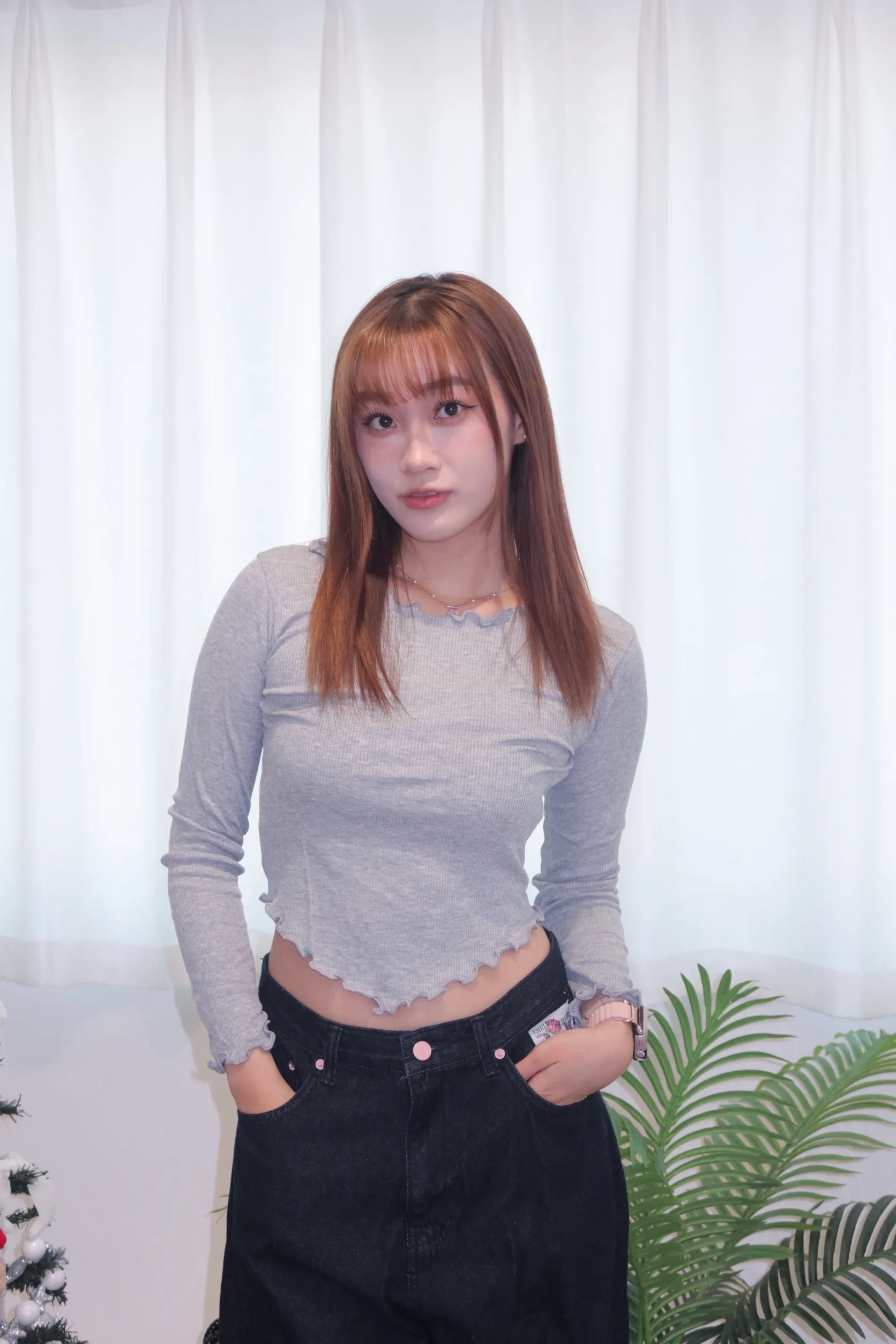 正韓羅紋木耳邊下擺修飾短款上衣