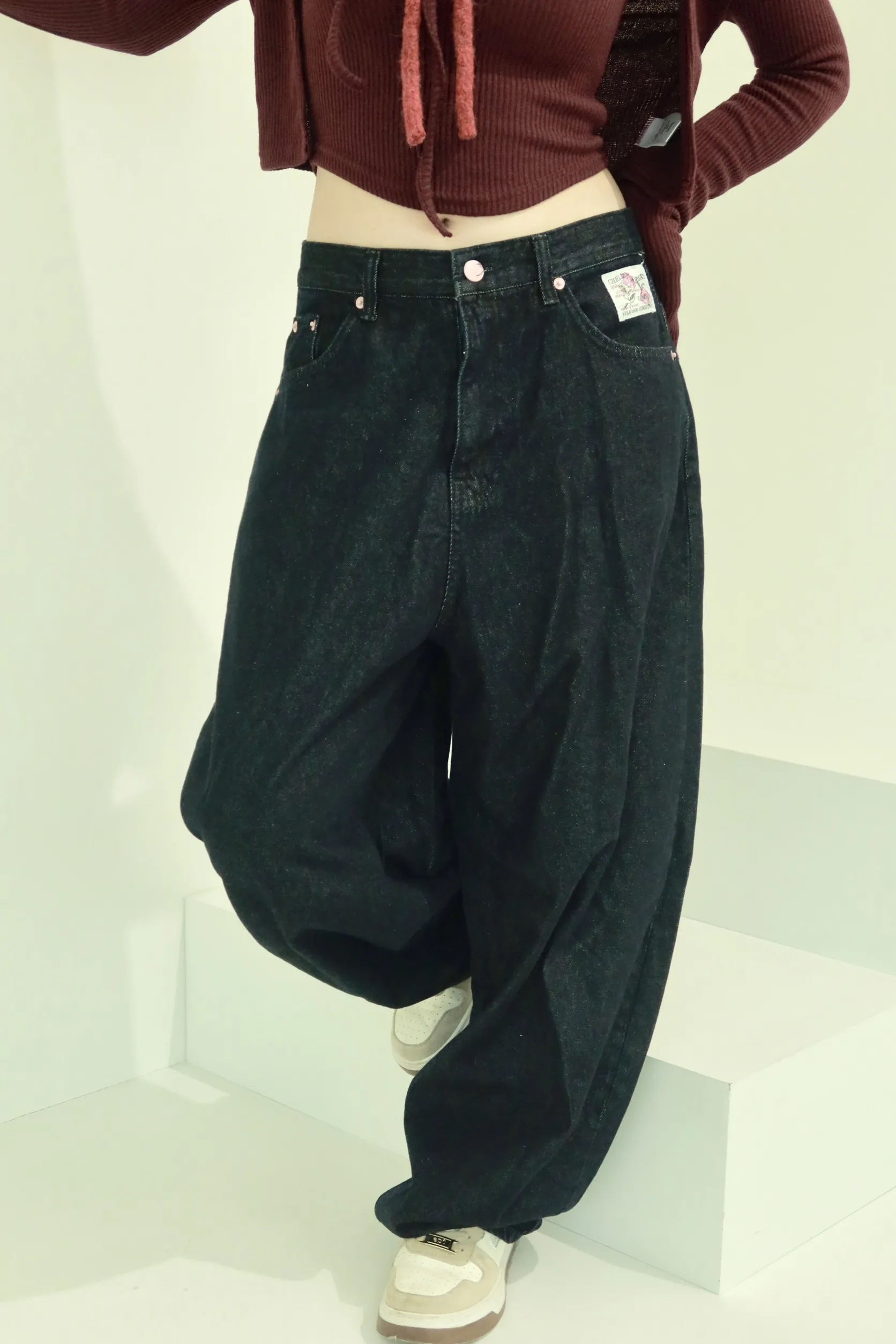 正韓黑粉刺繡氣球寬腿褲