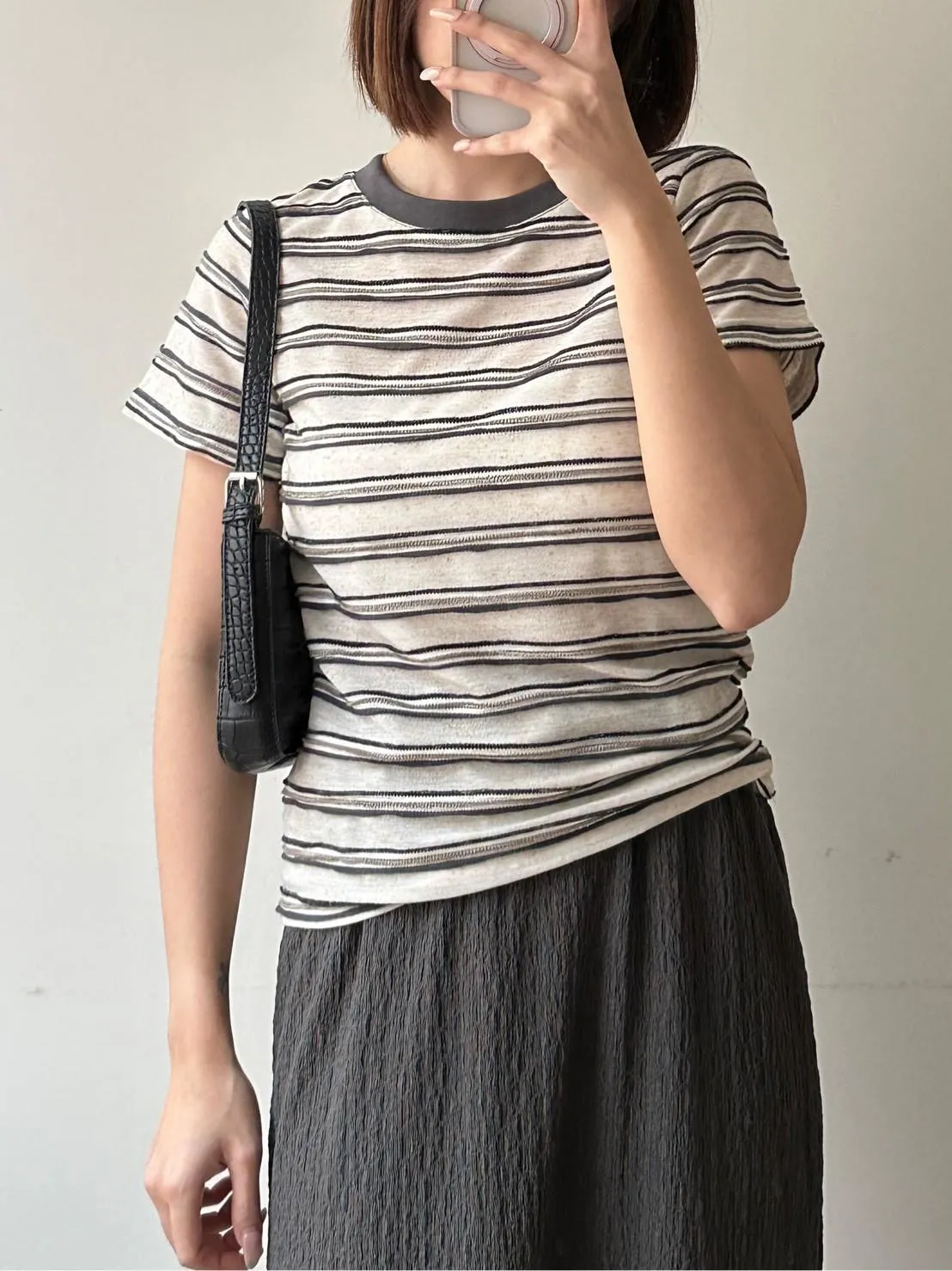 撞色荷葉橫條上衣