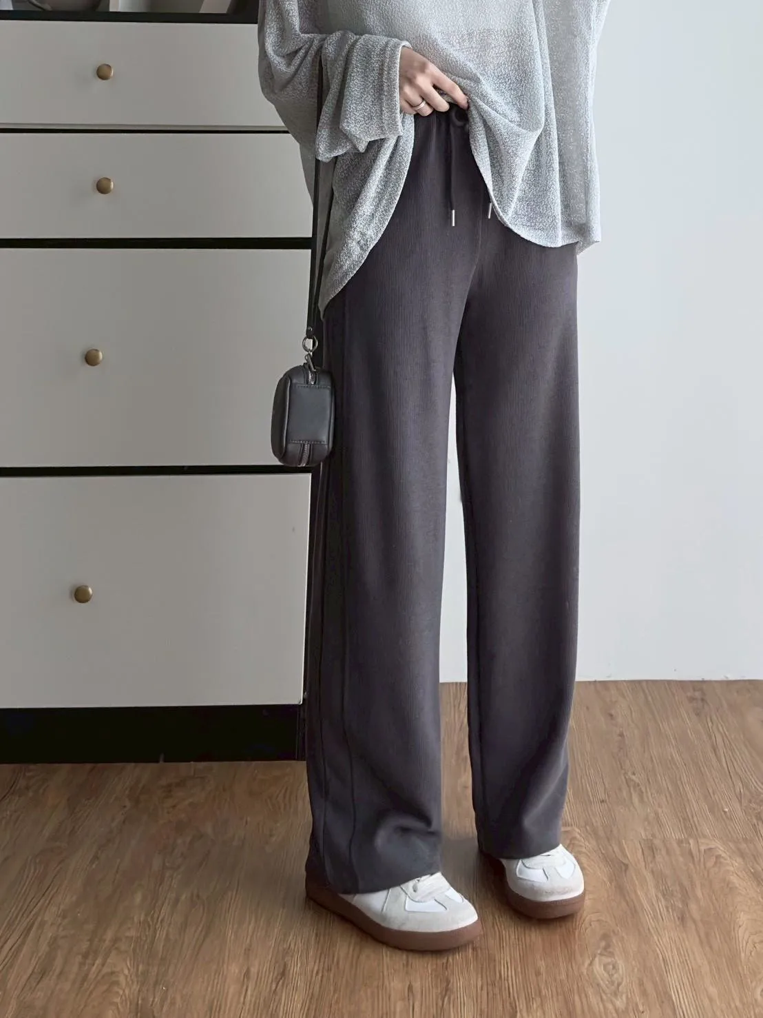 磨毛絨面拼接直腿寬褲（後口袋）