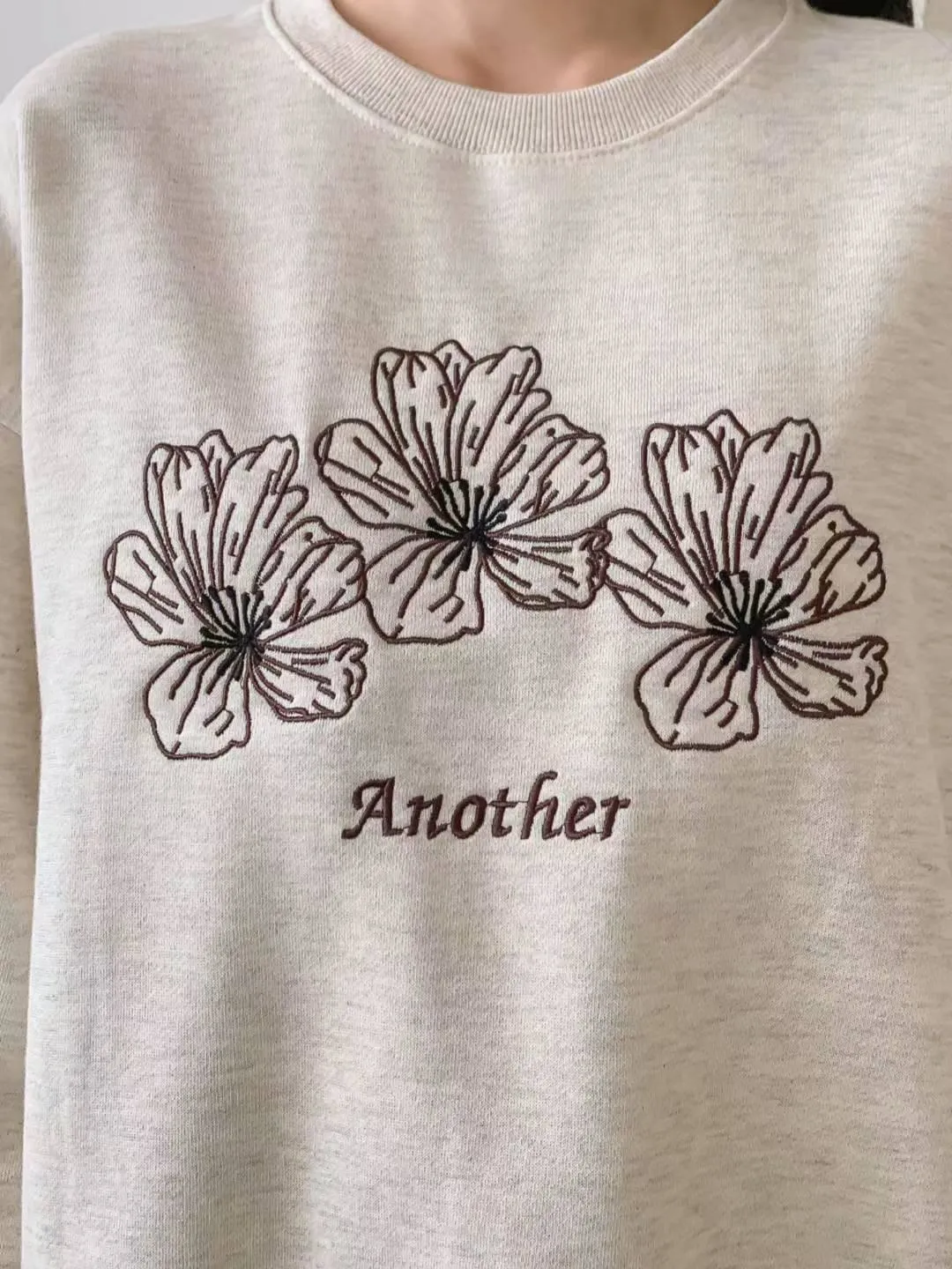 正韓刺繡刷毛大學T