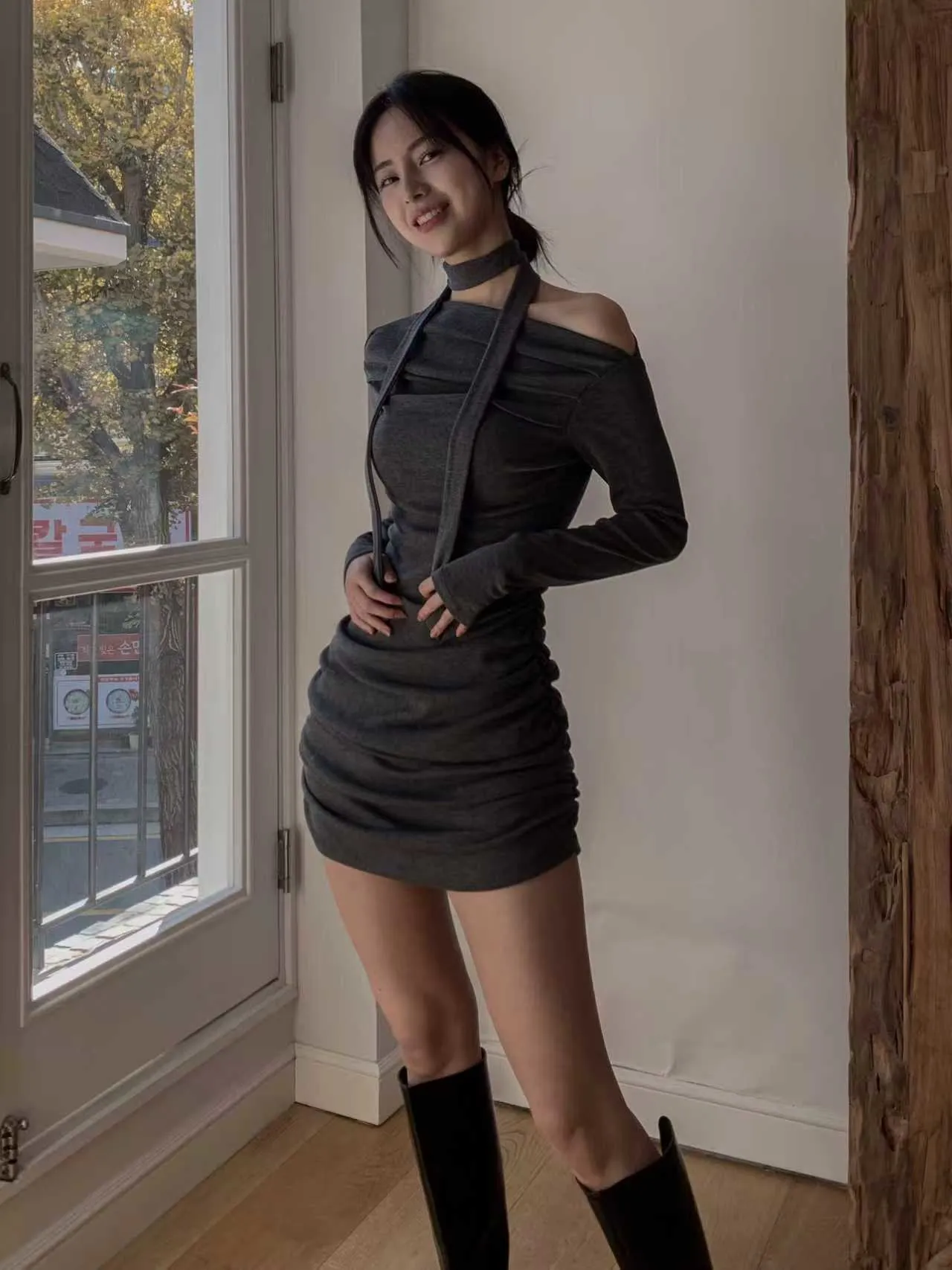 正韓垂身抓皺修身包臀洋