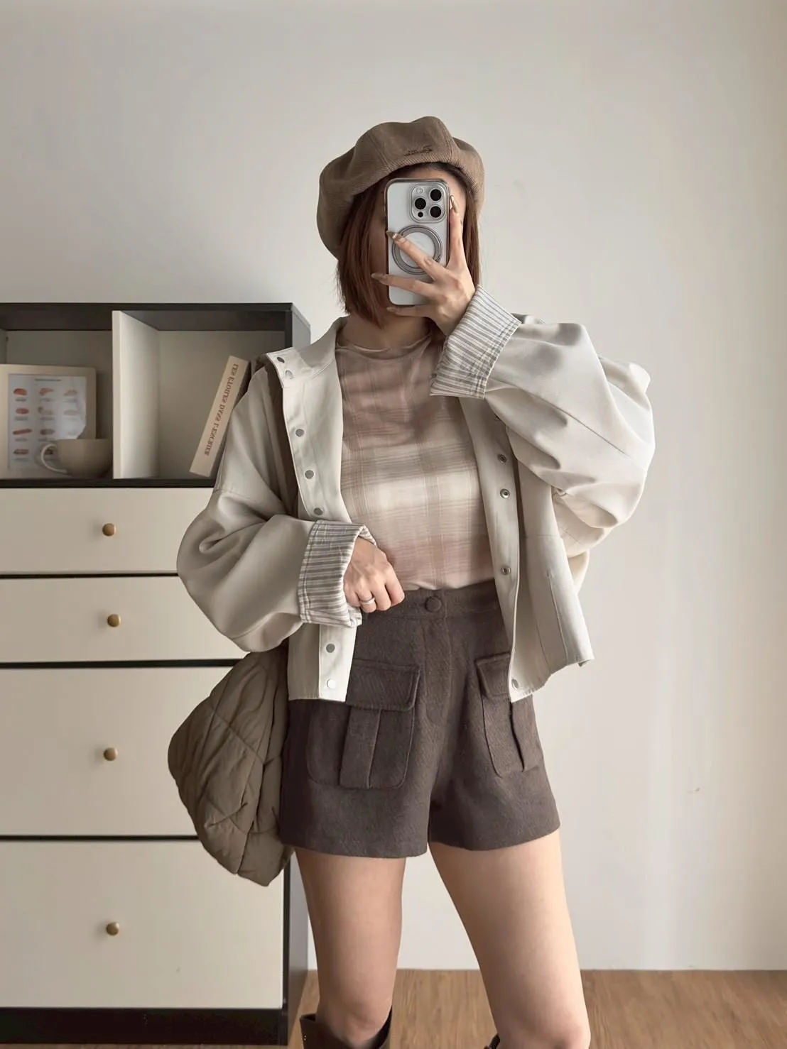 新面料雙格透紗打底衣