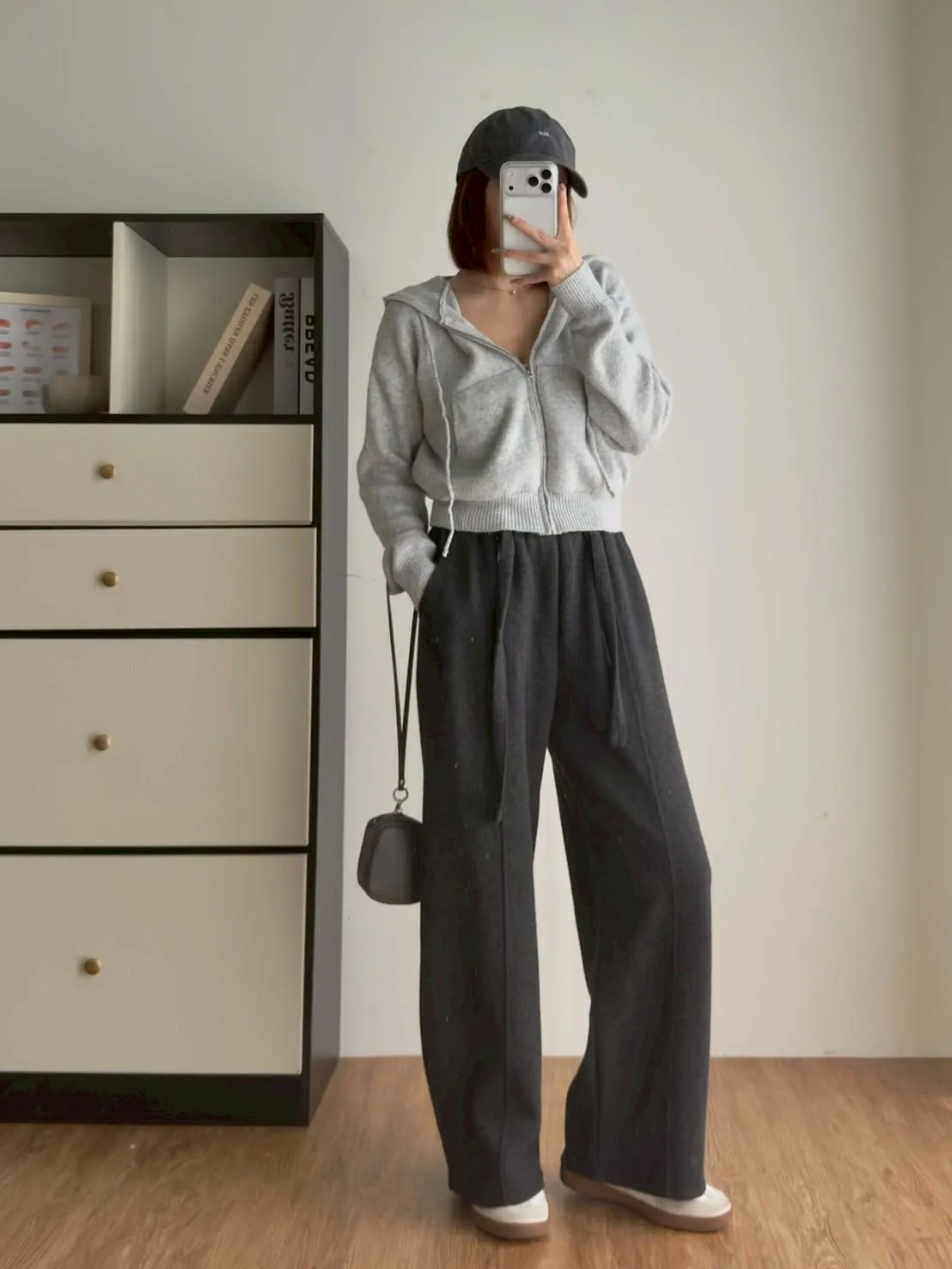 羊絨腰帶彎刀褲