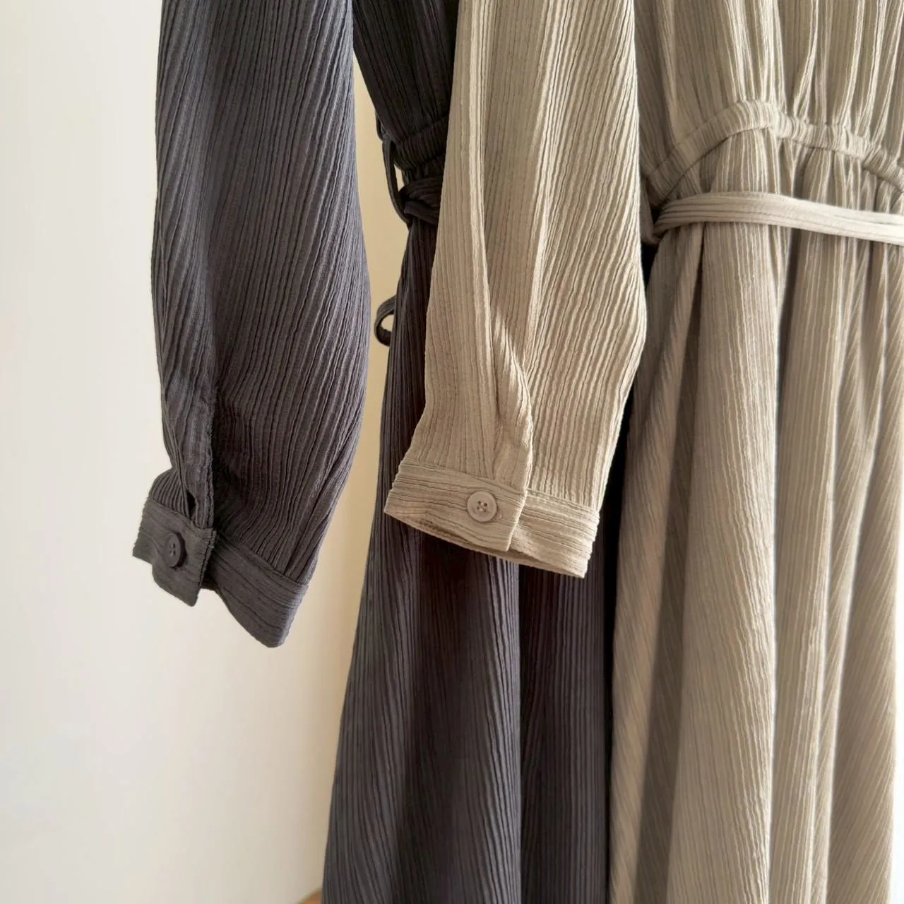 毛料V領排釦綁帶洋裝