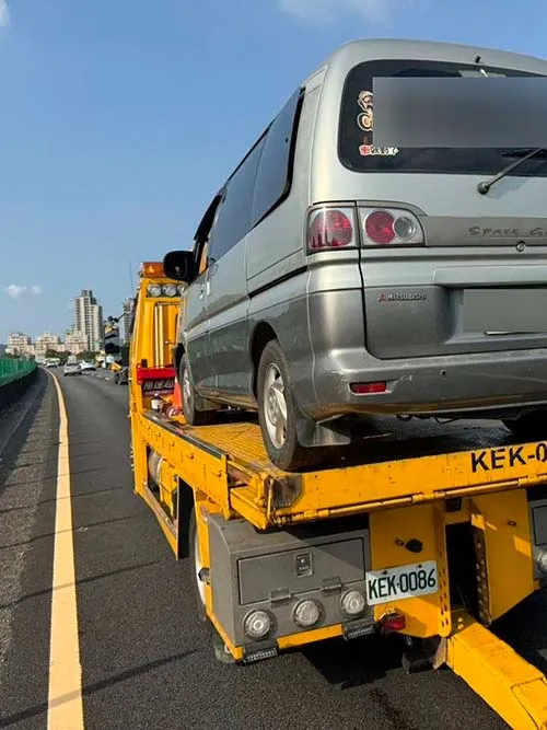 高速公路拖吊