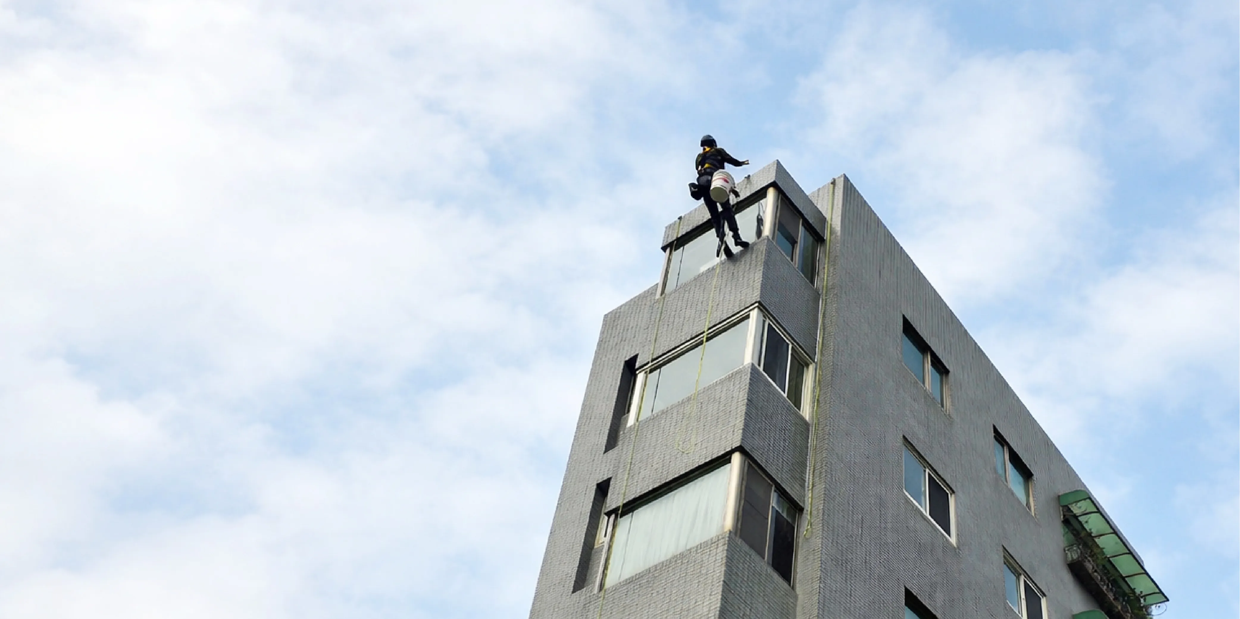 赫揚外牆防水工程｜外牆抓漏工程｜外牆蜘蛛人工程｜台北高空繩索工程｜台北外牆抓漏工程｜新店外牆蜘蛛人工程｜淡水高空繩索工程