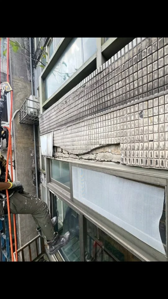 赫揚工程提供專業的外牆磁磚空鼓巡檢服務，針對大樓外牆逐區檢查