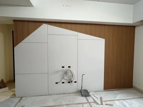 隱藏格柵門片 格柵造型電視牆