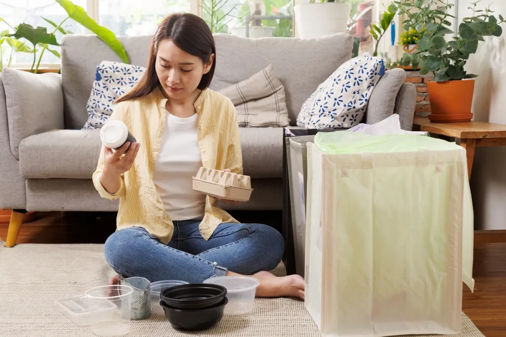 一張含有 人員, 服裝, 傢俱, 室內 的圖片AI 產生的內容可能不正確。