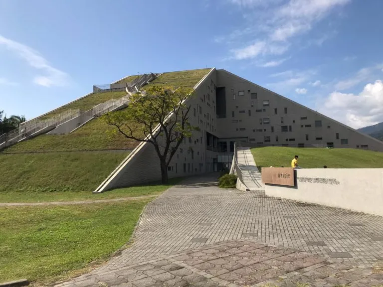 台東大學-資訊圖書館