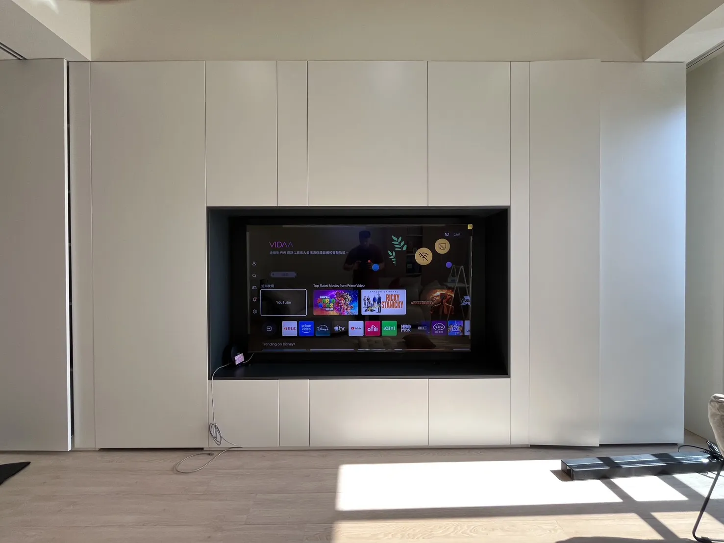 75吋伸縮式電視壁掛